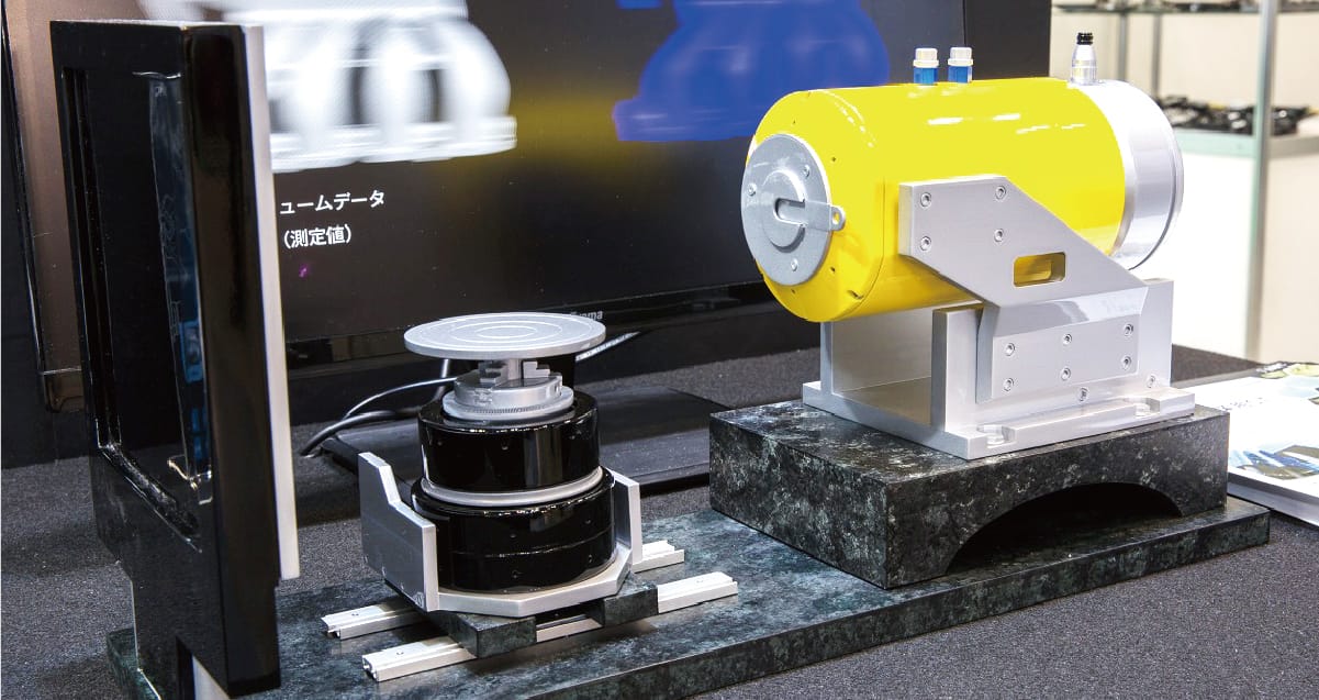 Miniature model of a CT scanner