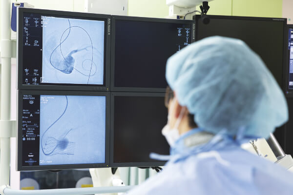 Directly observe the movement of the catheter in the heart