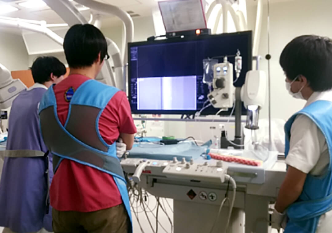 Training for right and left coronary angiography